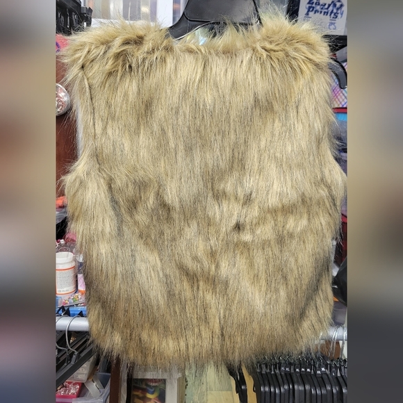 Aixixi Faux Fur Vest 40" Bust L/XL Preowned - Picture 5 of 9